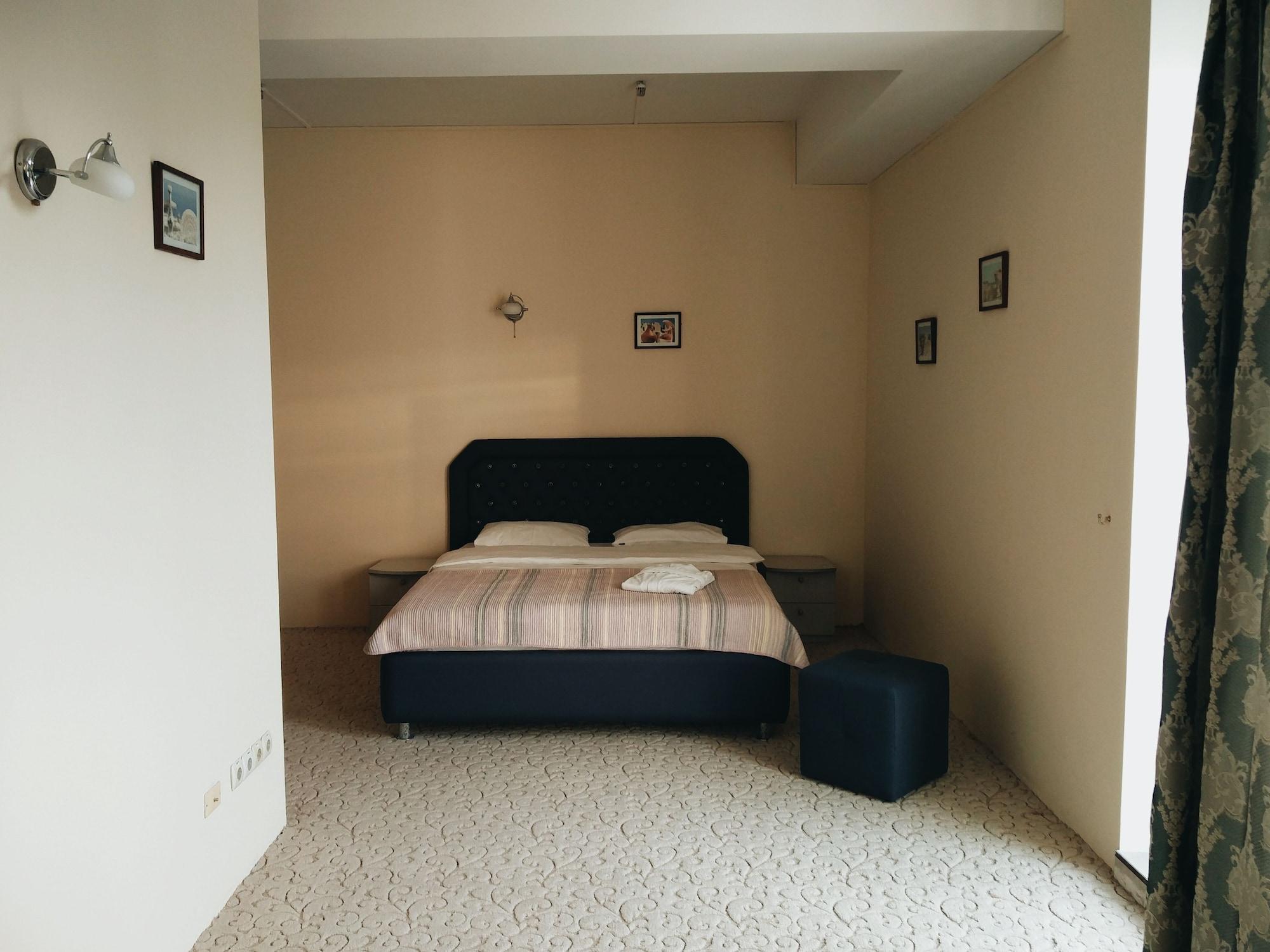 Mesogios Hotel 키시나우 외부 사진