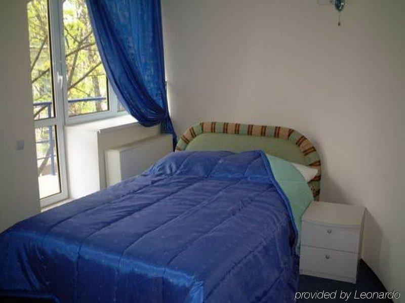 Mesogios Hotel 키시나우 객실 사진