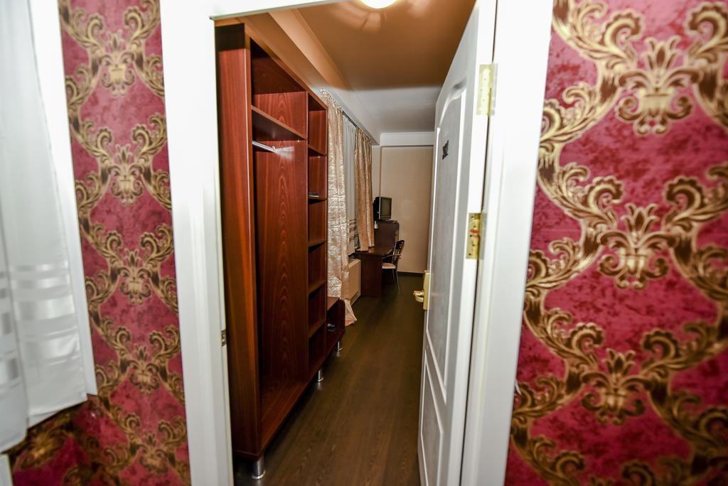 Mesogios Hotel 키시나우 외부 사진