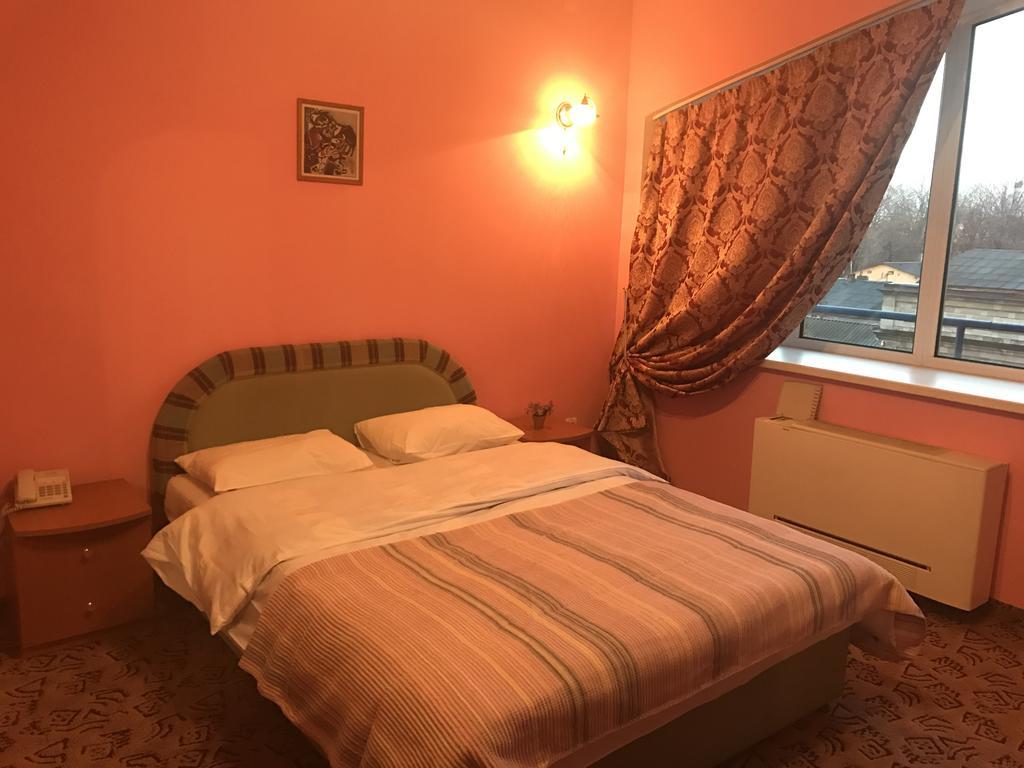 Mesogios Hotel 키시나우 외부 사진