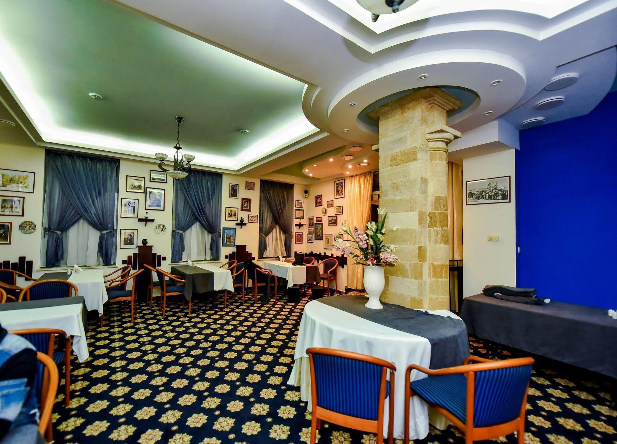 Mesogios Hotel 키시나우 외부 사진